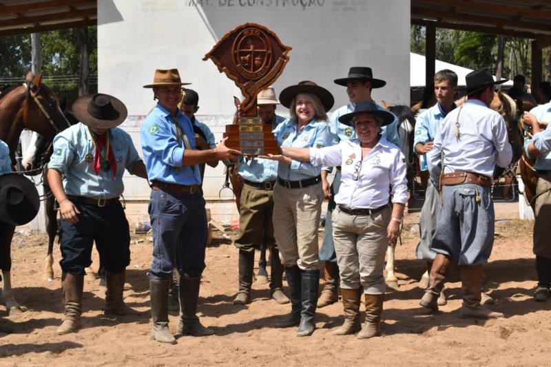 Principal troféu da 33ª Fecars fica em Santa Cruz do Sul