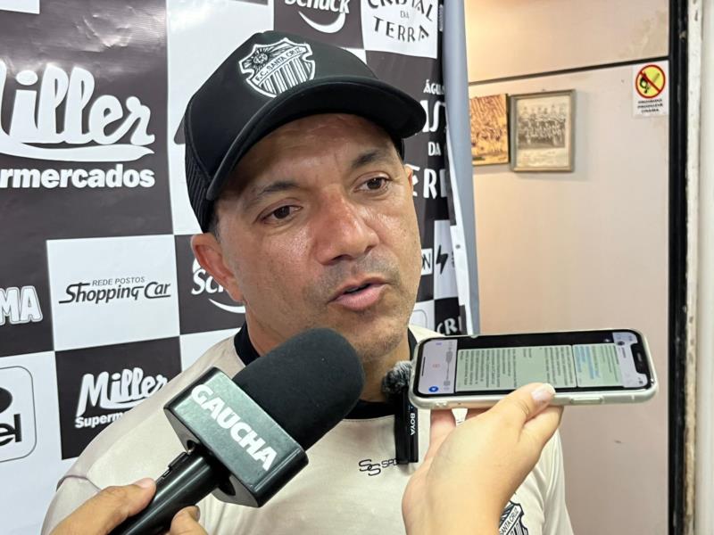 Iarley é apresentado como treinador do Galo: “encontrei um grupo muito qualificado”