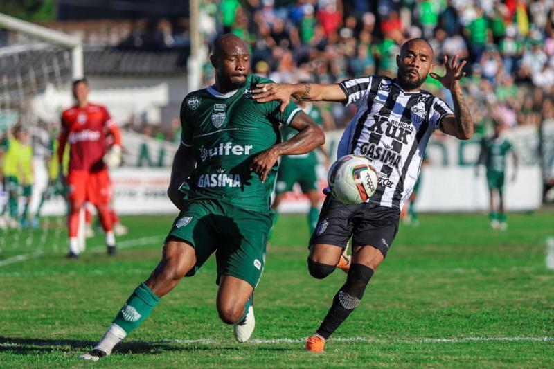 Avenida e Galo entram em campo para deixar a zona de rebaixamento do Campeonato Gaúcho