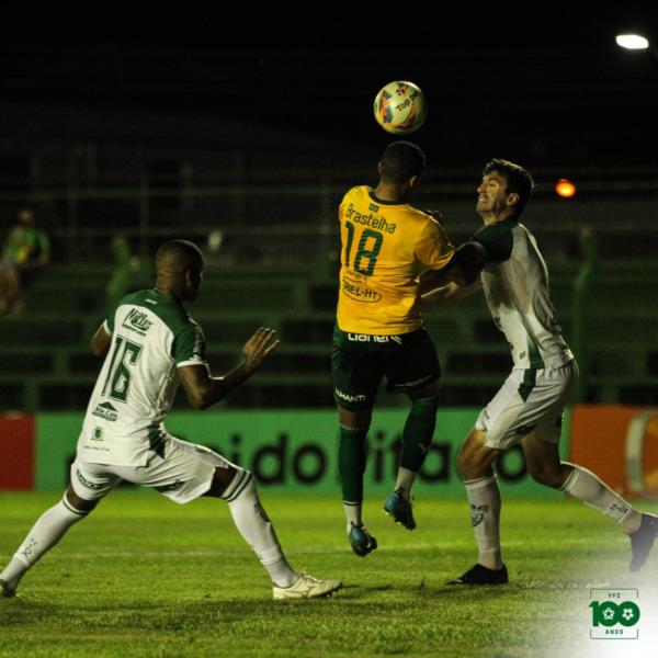 Avenida vence o Ypiranga por 2 a 0 e avança quatro posições na tabela