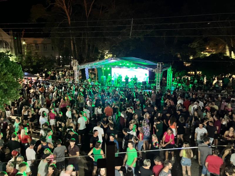 Oito horas de festa em Sinimbu: Quiosque promove encerramento do Carnaval 2024 neste sábado