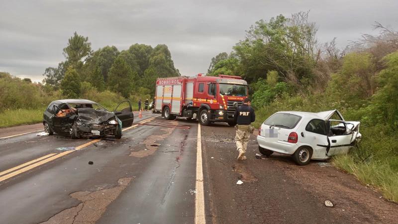 Colisão frontal entre dois carros deixa uma mulher morta em Cachoeira do Sul