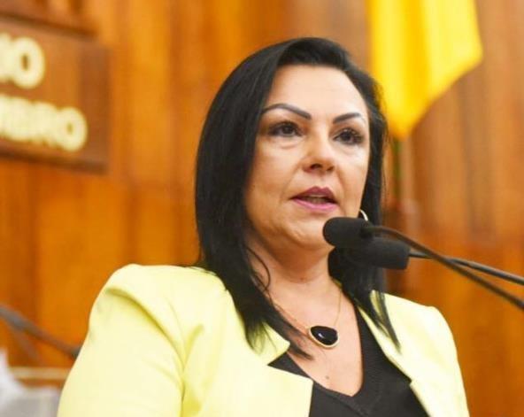 Deputada Kelly Moraes publica nota de despedida do PTB