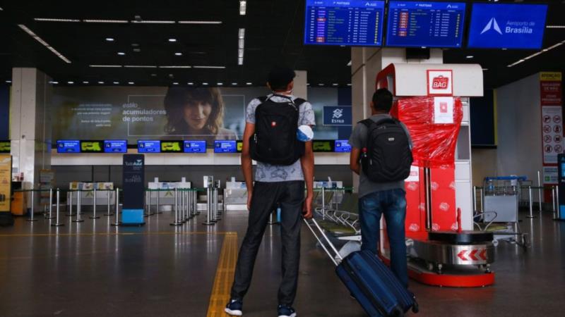 Não vacinados que chegarem ao Brasil terão que cumprir quarentena