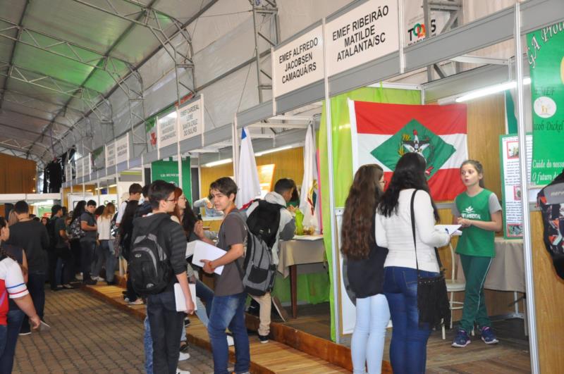 Mostra Científica evidencia a ciência na escola