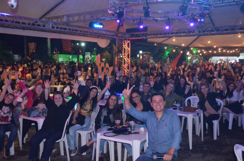 FOTOS: Léo Pain agita o primeiro sábado da 36ª Oktoberfest