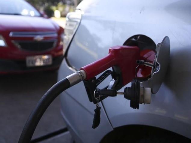 Preço médio da gasolina em Santa Cruz está mais alto do que no estado e no país