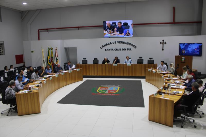 Câmara recebe 13 novos projetos para a sessão desta segunda-feira; confira