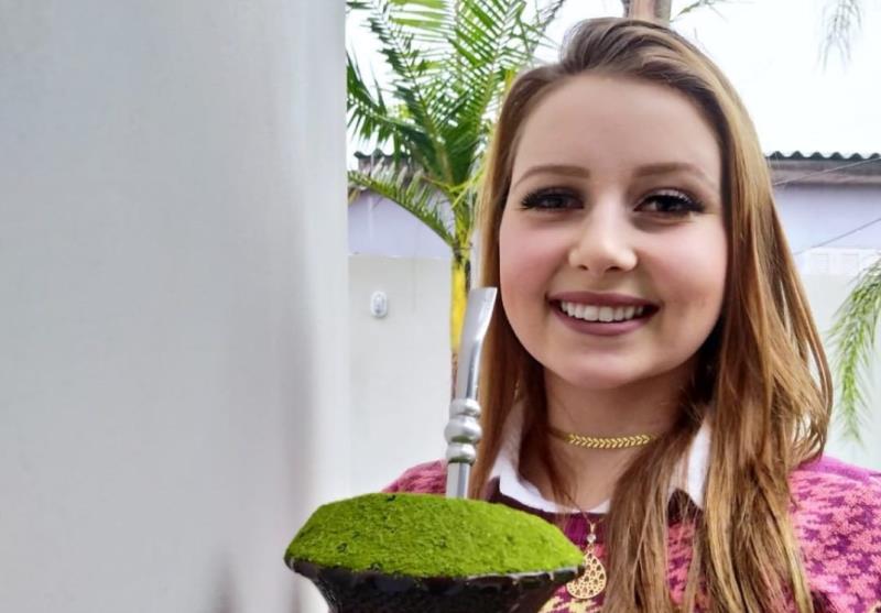 Karolain Xavier é a quinta candidata apresentada no Concurso de Soberanas da Fenachim