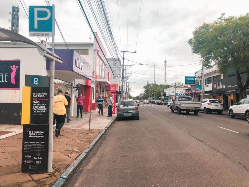 Movimento de pedestres volta a se intensificar no Centro de Venâncio Aires