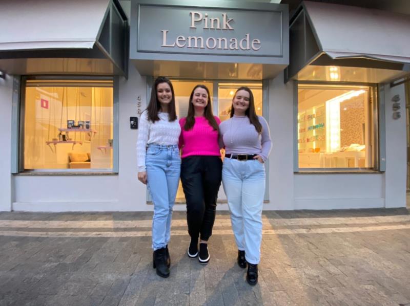 Unidas pelo sangue e pela paixão por empreender: irmãs comandam a Pink Lemonade em Santa Cruz