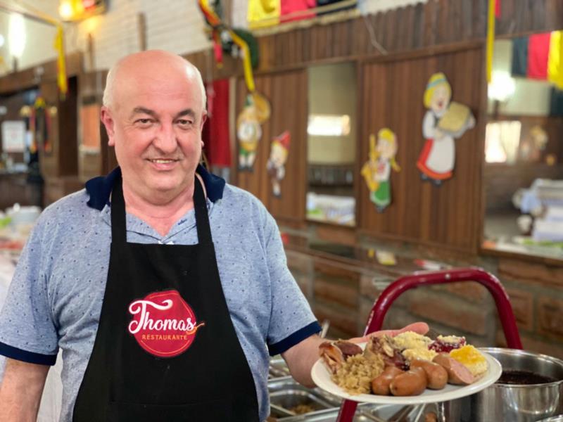 Erni Thomas: referência na culinária típica santa-cruzense há três décadas