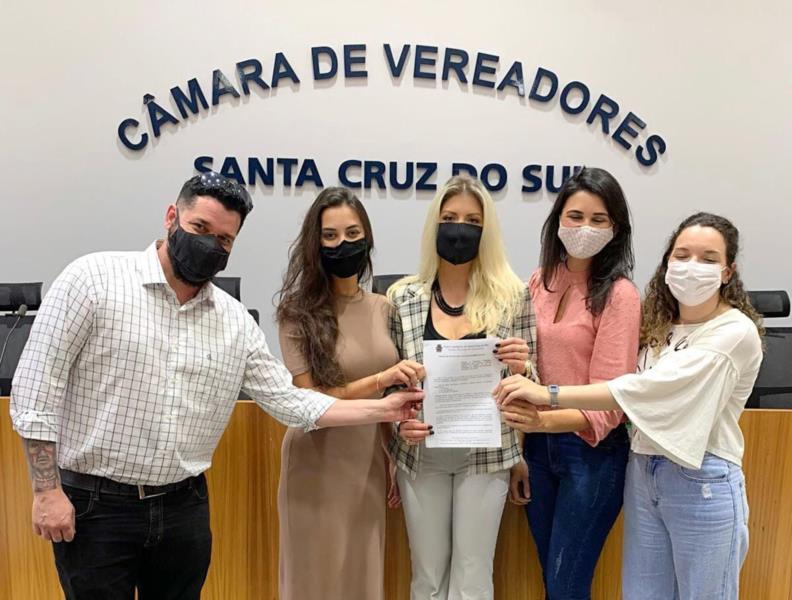 Vereadores do PTB protocolam Projeto de Lei criado por alunos do curso de Direito da Unisc