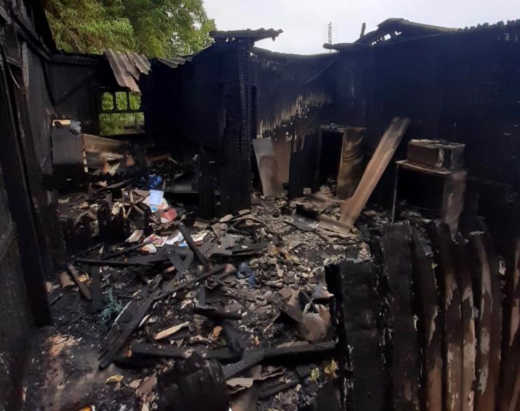 Após perder casa em incêndio, família pede doações em Venâncio Aires