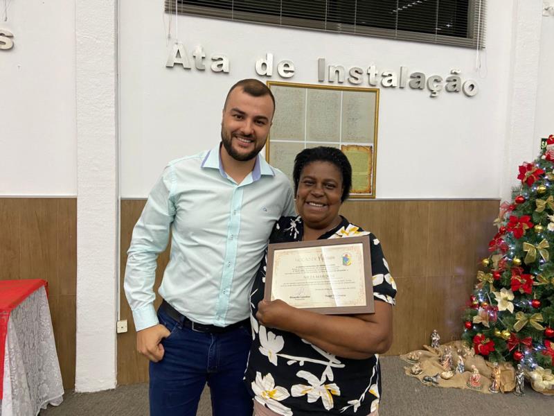 Moradora de Venâncio Aires alfabetizada depois dos 50 anos é homenageada