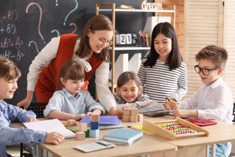 Conheça programas especiais de formação de professores e potencialize seu currículo