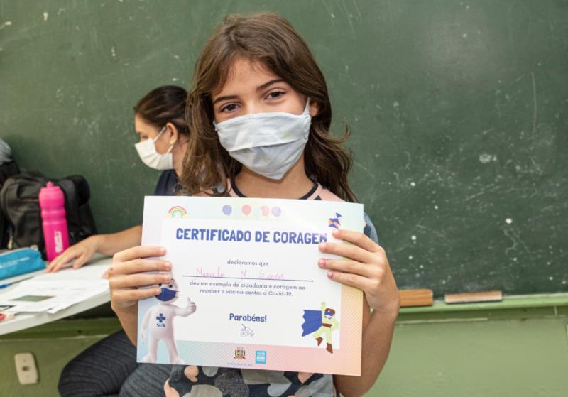 Vacinação nas escolas: Veja como foi a ação na Escola Felippe Jacobs