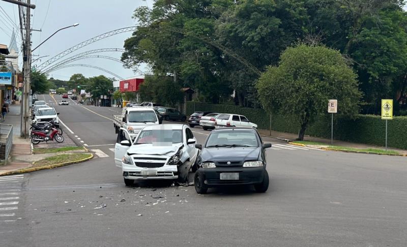 Colisão entre dois veículos é registrada em Vera Cruz