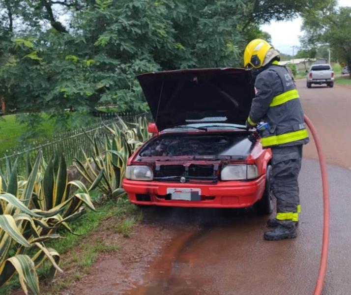 Incêndio em veículo é registrado no interior de Venâncio Aires