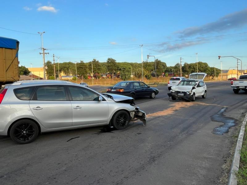 Dois homens ficam feridos em acidente na BR-471