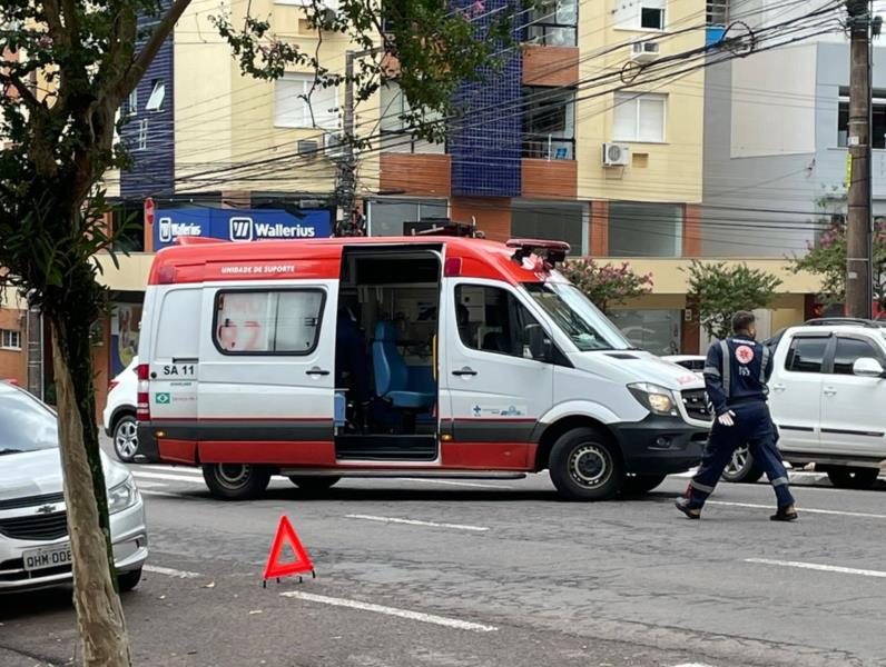 Homem fica ferido após ser atropelado no Centro de Santa Cruz