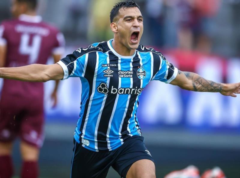 Grêmio vence o Caxias e larga na frente por vaga na final do Gauchão