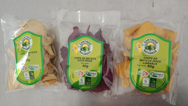 Chips de banana, batata doce e aipim despertam curiosidade do público no pavilhão das agroindústrias