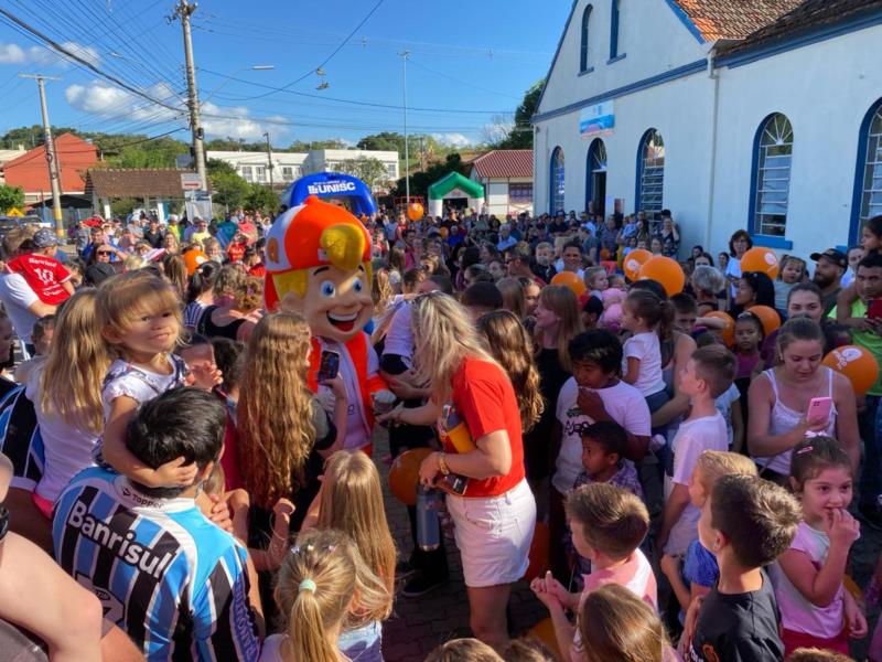 FOTOS: Terceira ação da campanha “Sempre em Movimento”, do Grupo Arauto, anima Linha Santa Cruz