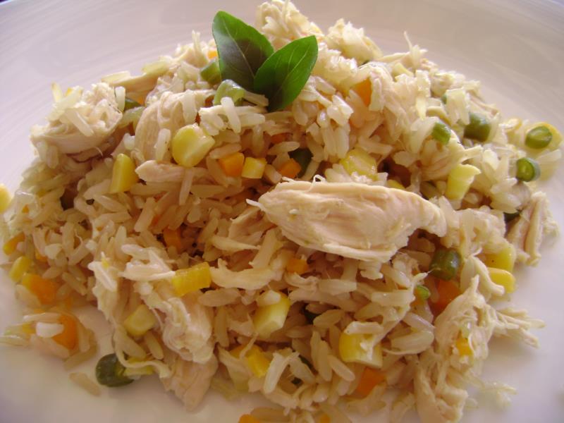 Arroz com frango e milho verde