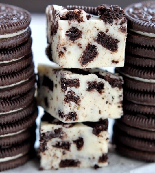 Fudge de brigadeiro branco com oreo