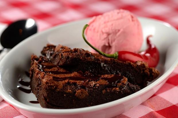 Receita de mousse de chocolate assado com pimenta