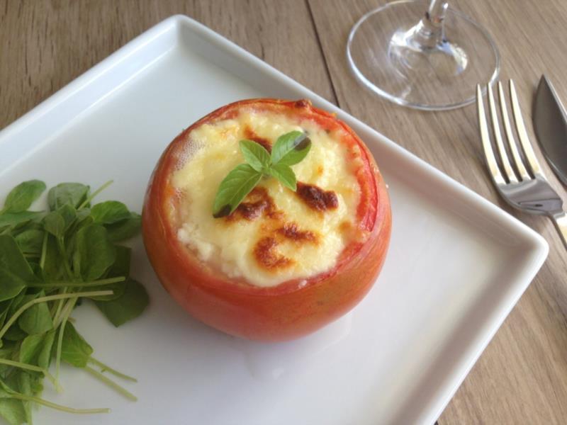 Tomate recheado ao forno