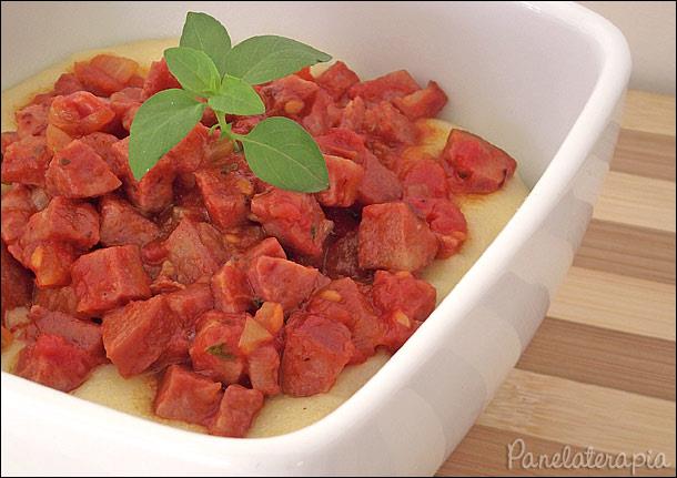 Polenta com linguiça calabresa