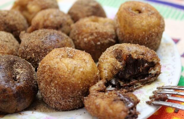 Bolinho de Chuva com Recheio de Nutella