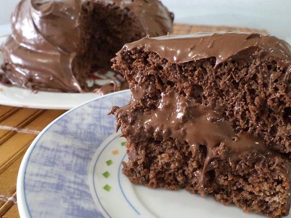 Bolo de iogurte e creme de avelã