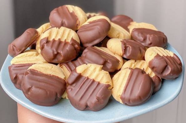 Bolachinha de leite em pó com chocolate