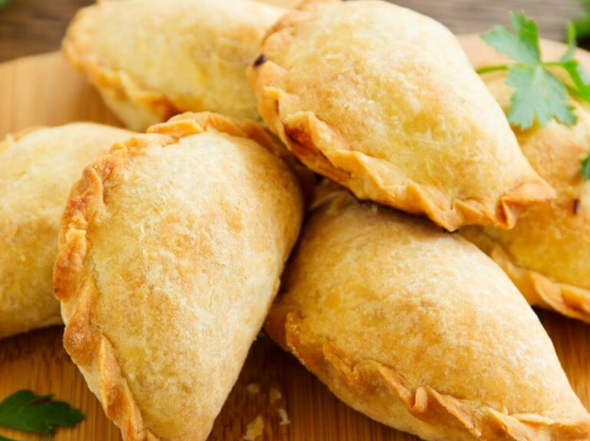 Empanada com massa de ricota