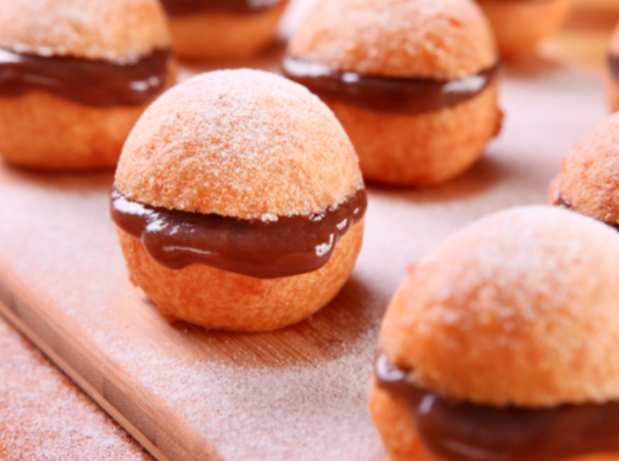 Bolinhos com creme de chocolate