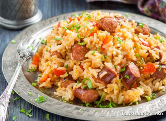 Arroz de carreteiro com sobras de churrasco