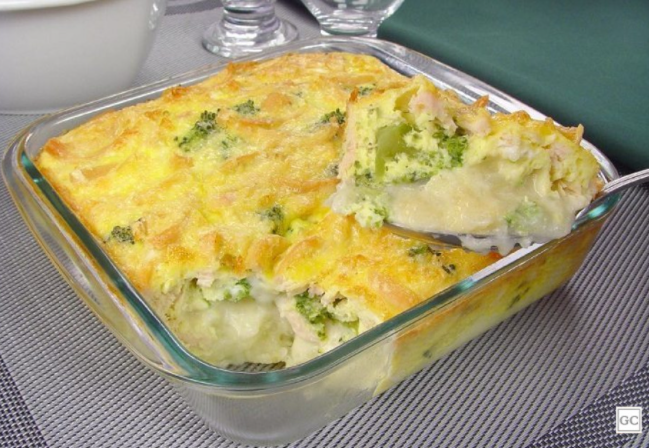 Frango com brócolis gratinado