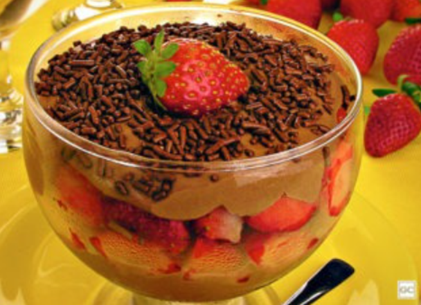 Mousse de chocolate com morango