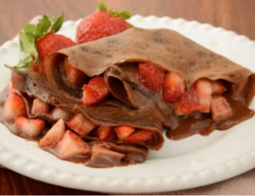 Panqueca de chocolate com morango