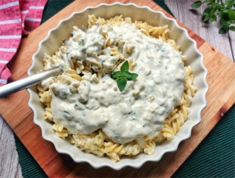 Macarrão ao molho branco