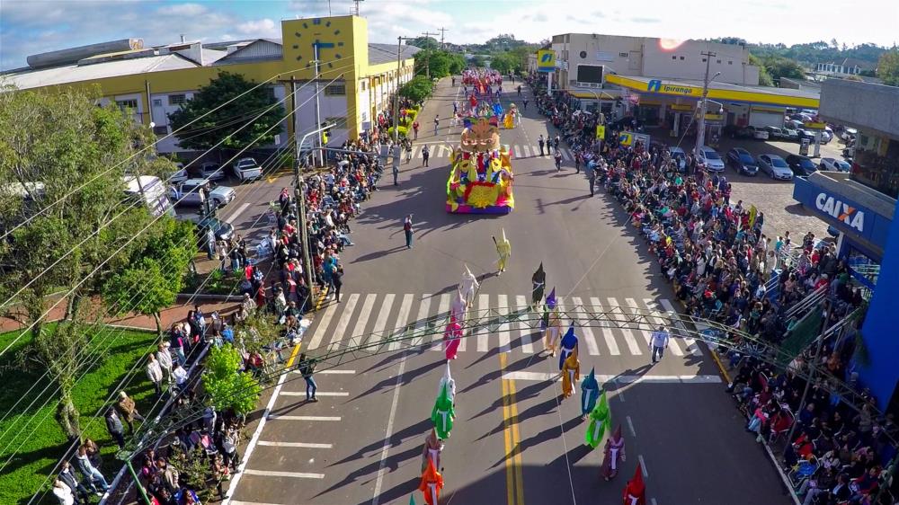 Definidos os temas que serão retratados no desfile