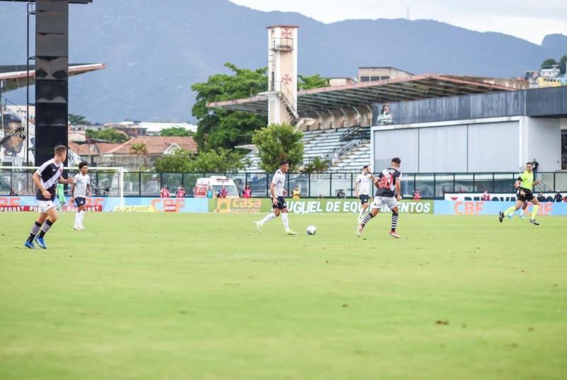 Grêmio estreia com derrota no Brasileirão