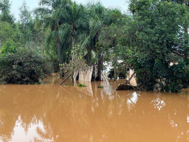 Dois corpos são localizados por voluntários em uma residência de Vila Mariante