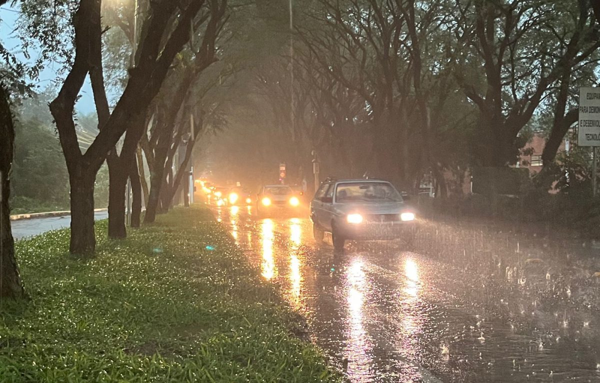 Rio Grande do Sul tem alerta de perigo para chuvas e ciclone