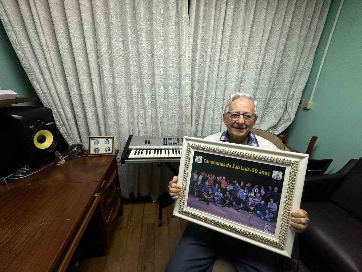 Carmo Gregory: oitenta anos de vida e uma história de dedicação à música