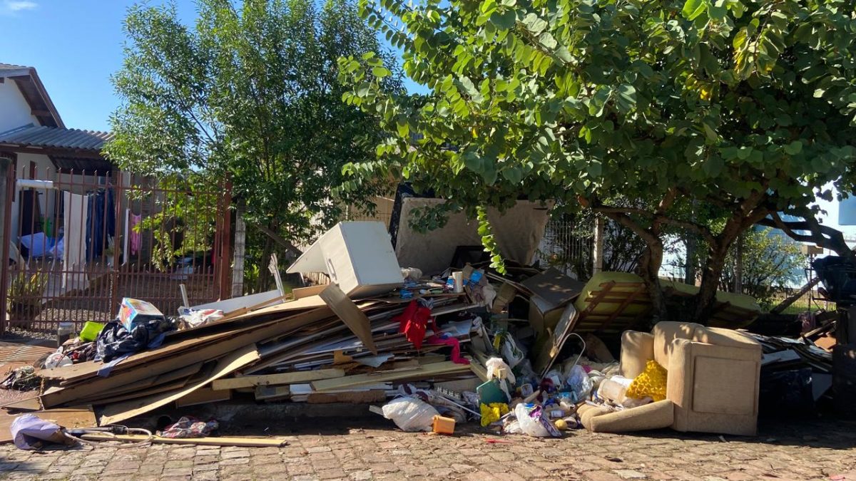 Recolhimento de entulhos da enchente em Venâncio Aires deve ter aporte da Defesa Civil Nacional