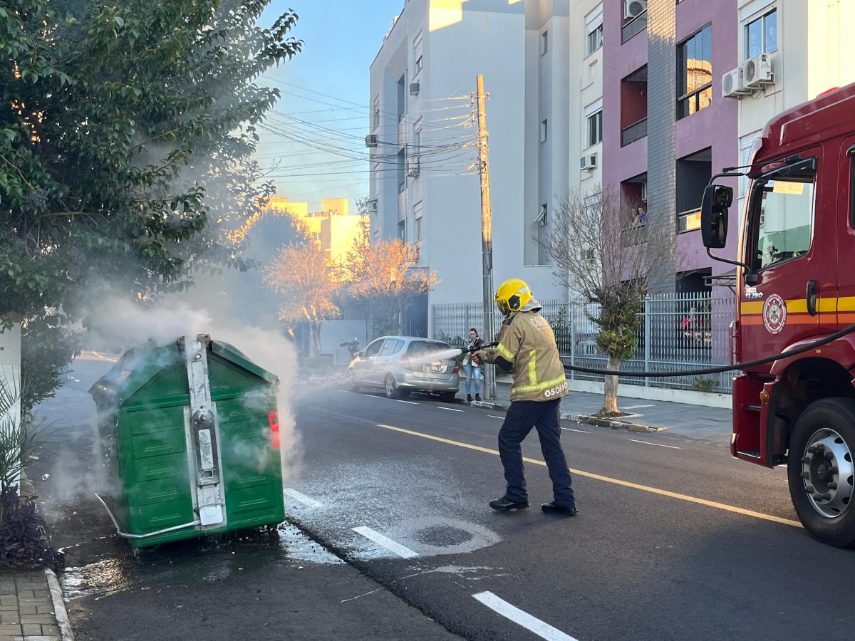 Incêndio em contêiner de lixo mobiliza bombeiros em Santa Cruz